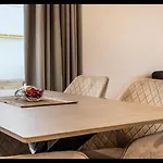 04 2Bhk Apartment In Diamond Building Jumeirah Garden City